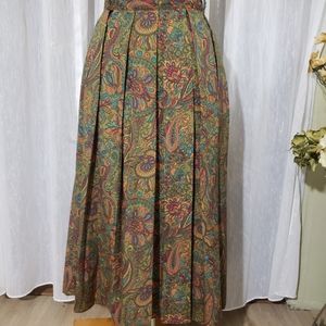 Robyn size L paisley multi color skirt.